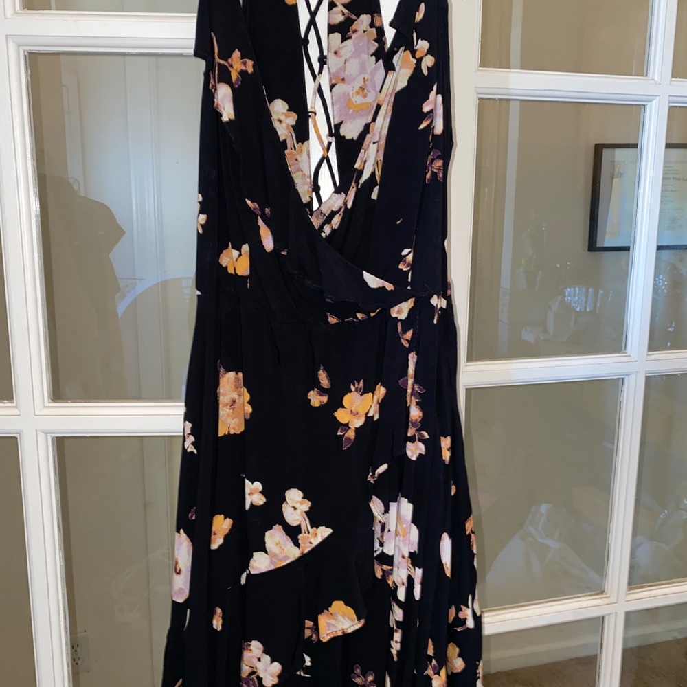 Dress - Picture 2 of 2